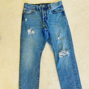 Women’s Levi Mom Jeans!!🤍